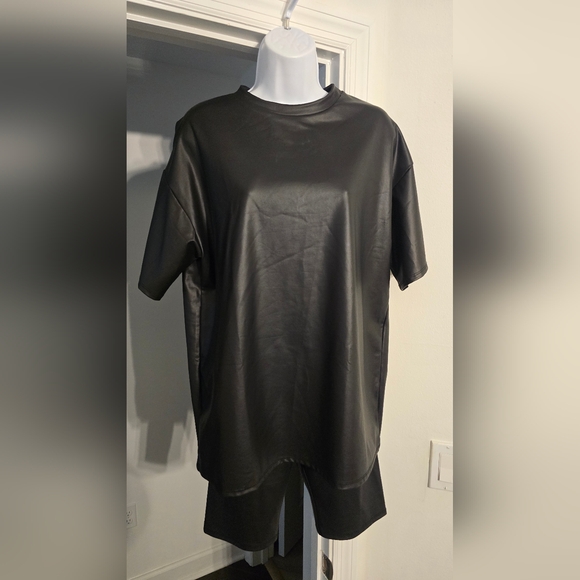Fashion Nova Chloe Faux Leather Short Set  Black Size Medium - Picture 3 of 7